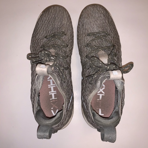 Nike LeBron XV 15 Low Light Bone Athletic Shoes - Picture 5 of 14
